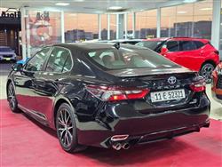 تۆیۆتا کامری